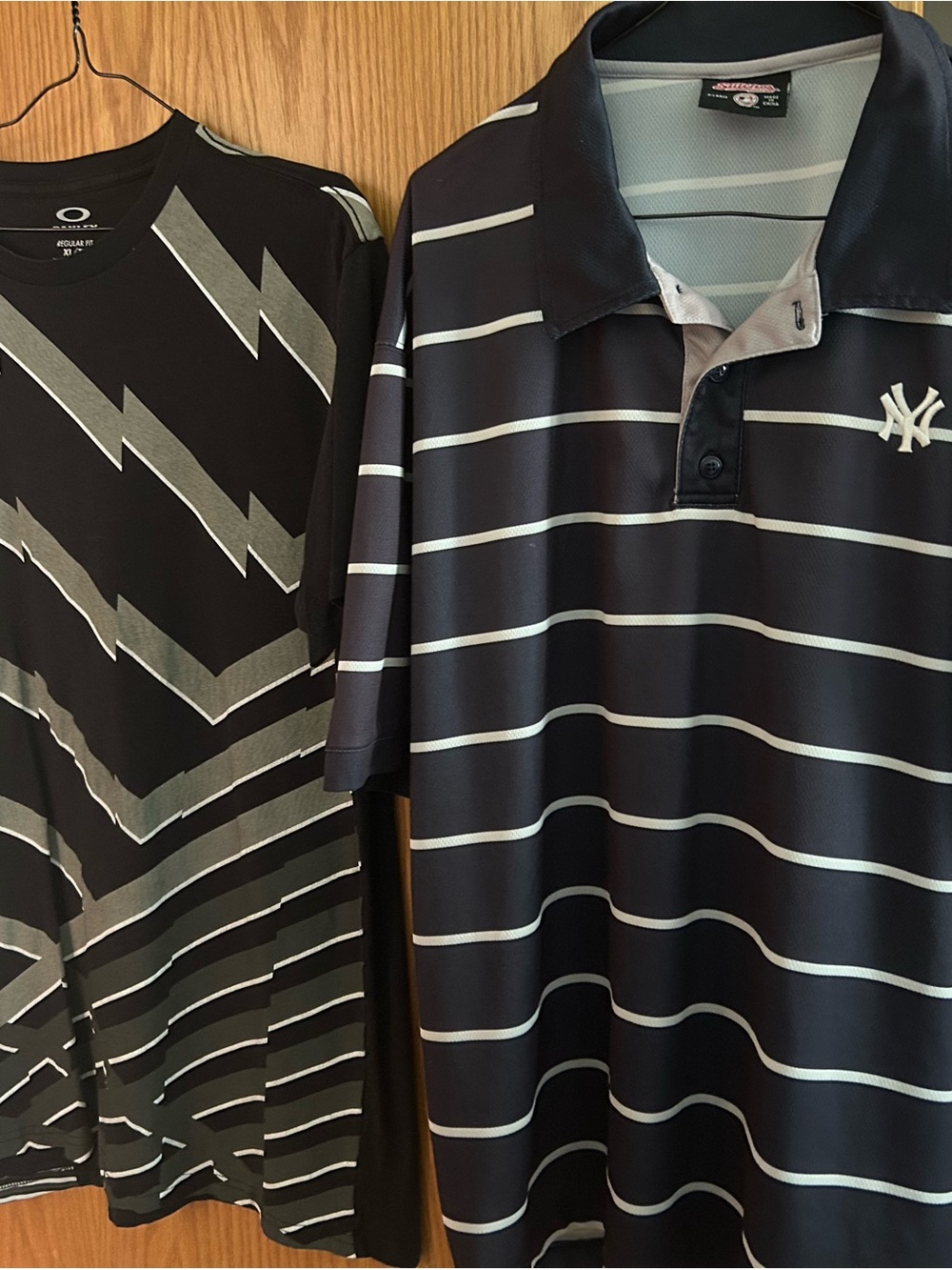 Oakley Black Graphic Tee & Navy Striped NY Yankees Polo (Pair). Men’s size XL